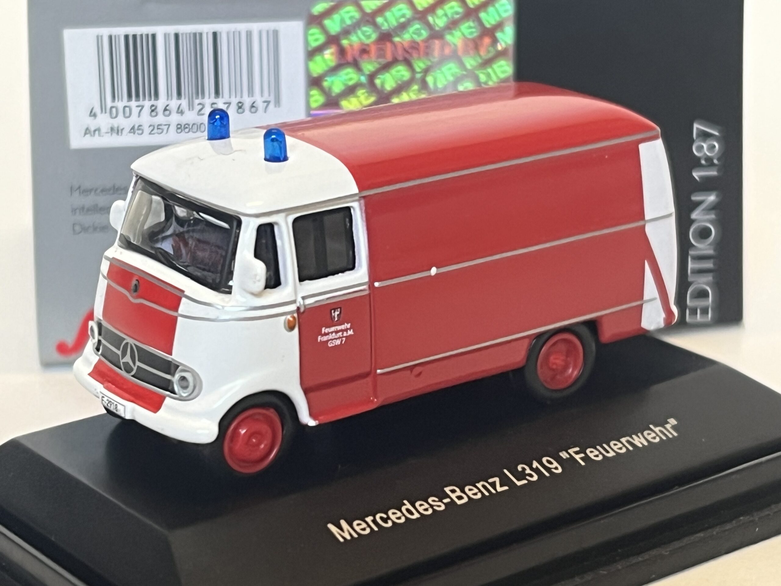 Mercedes pompiers Schuco 1/87°