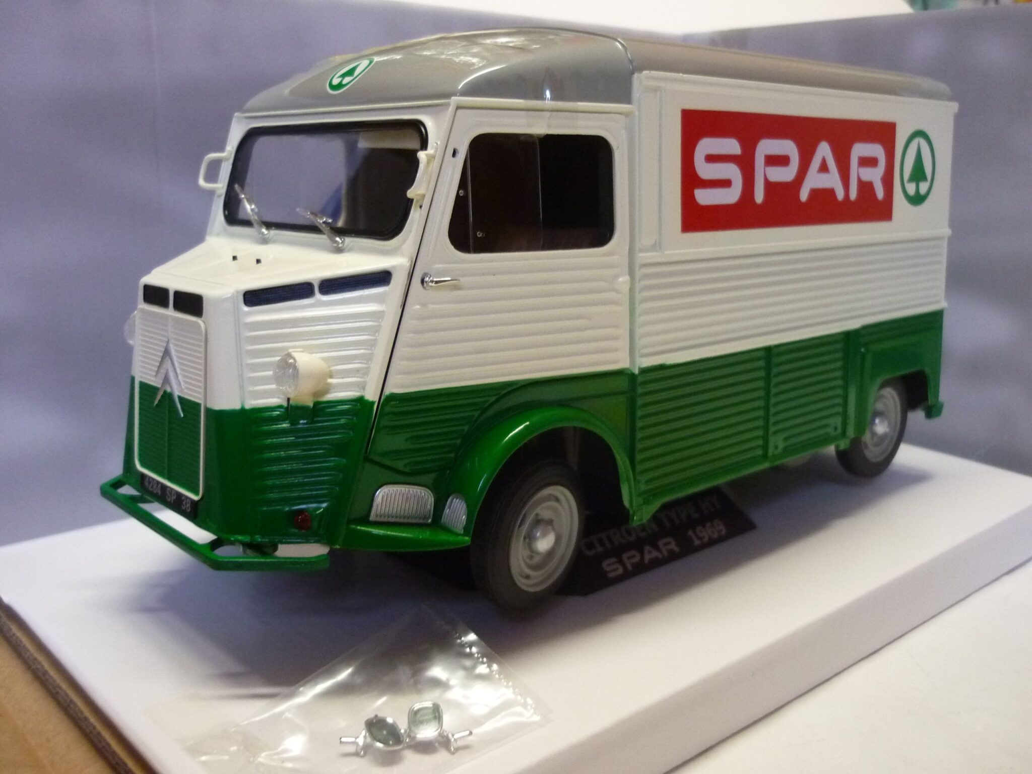 Citroen HY Spar Solido 1/18° – Les Miniatures