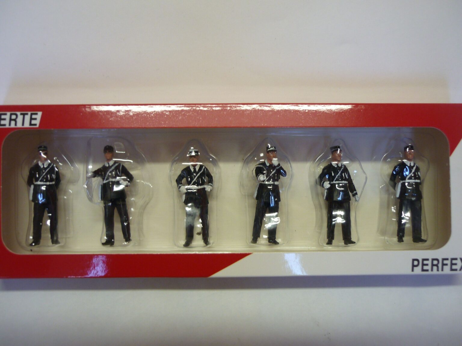Set De 6 Figurines Gendarmes & Manifestants Perfex 1/43 - Réf 743 - NEUF