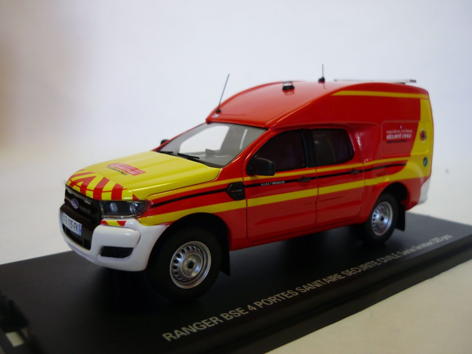 Ford Ranger BSE VSAV 13 pompiers Alarme 1/43 - Les Miniatures Ford Ranger BSE VSAV 13 pompiers Alarme 1/43 - Les Miniatures