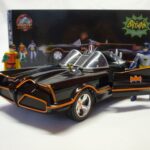 Batmobile 1966 avec figurines Jadatoys 1/18