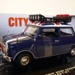 Austin Morris Mini Cooper avec drapeau anglais et galerie 1961-67 1/18° Motormax