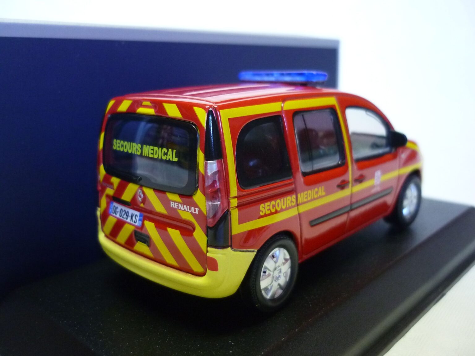 NOREV 1/43 - Renault Trafic Pompiers Secours Médical VSM 38 - Ref