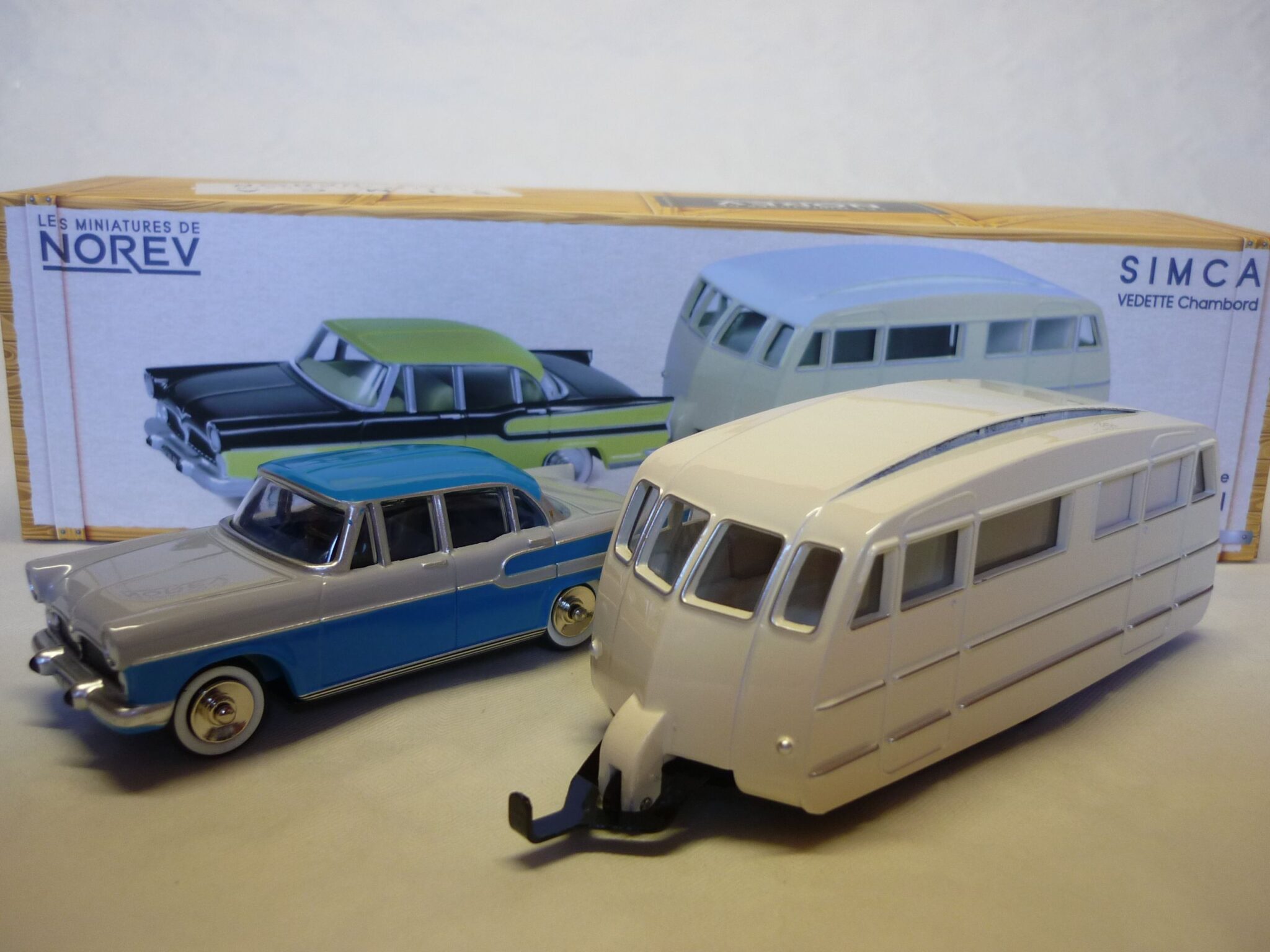 SIMCA CHAMBORD Grise/orange Et Caravane HENON – NOREV Plastique 1/43 – Occasion