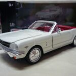 Ford Mustang cabriolet 1964 Goldfinger James Bond  Motormax 1/24