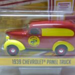 Chevrolet Panel Truck 1939 Shell Greenlight 1/64