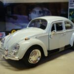 Volkswagen Cox 1966 - James Bond 007 (1965) - 1/24° Motormax