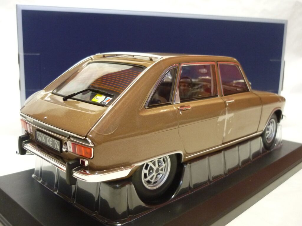 RENAULT 16 TX 1/43 DE UNIVERSAL HOBBIES