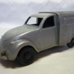 Citroen 2cv camionnette jouets Clé plastique echelle environ 1/32