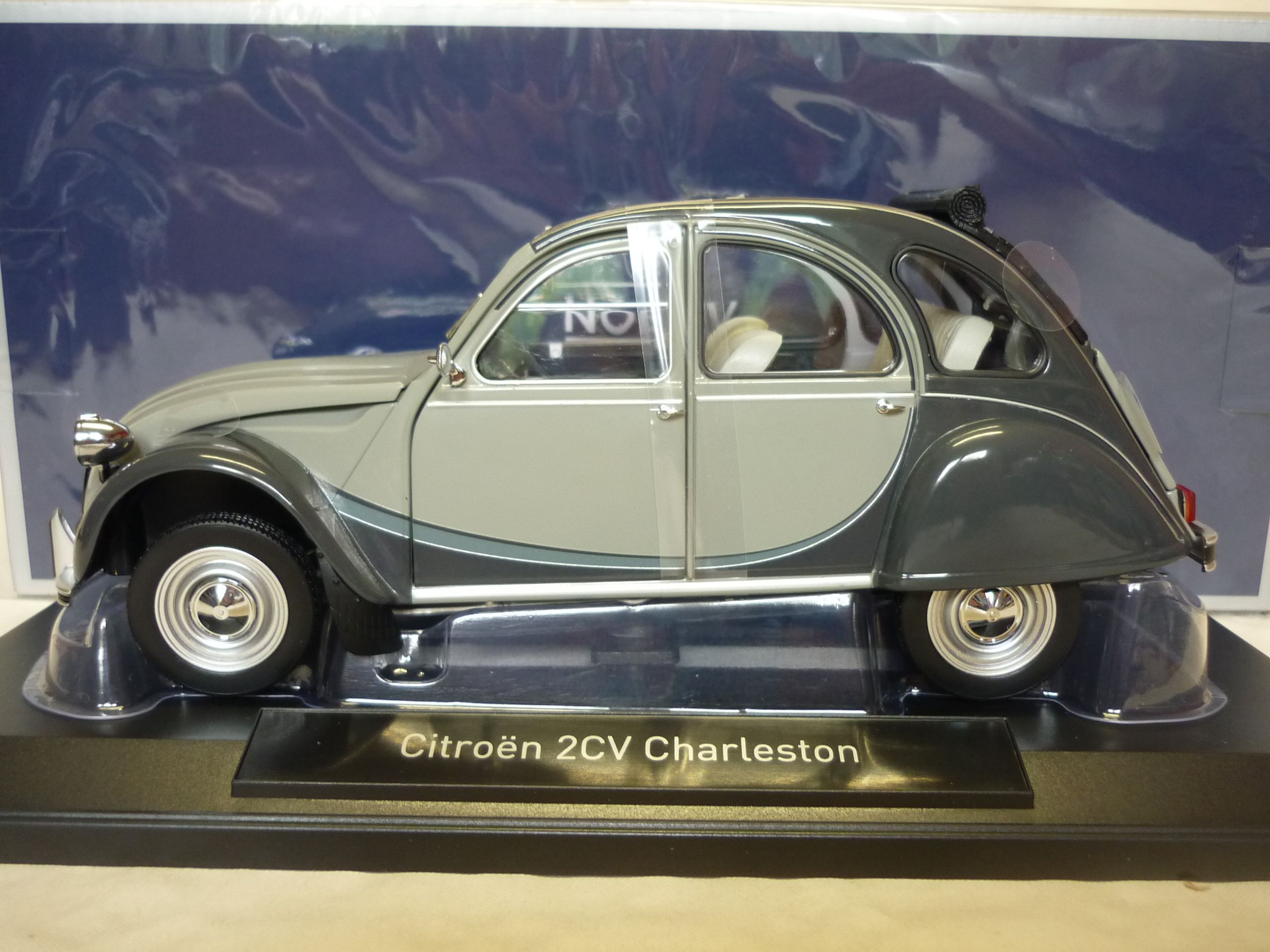 Maquette voiture : Citroën 2CV Charleston