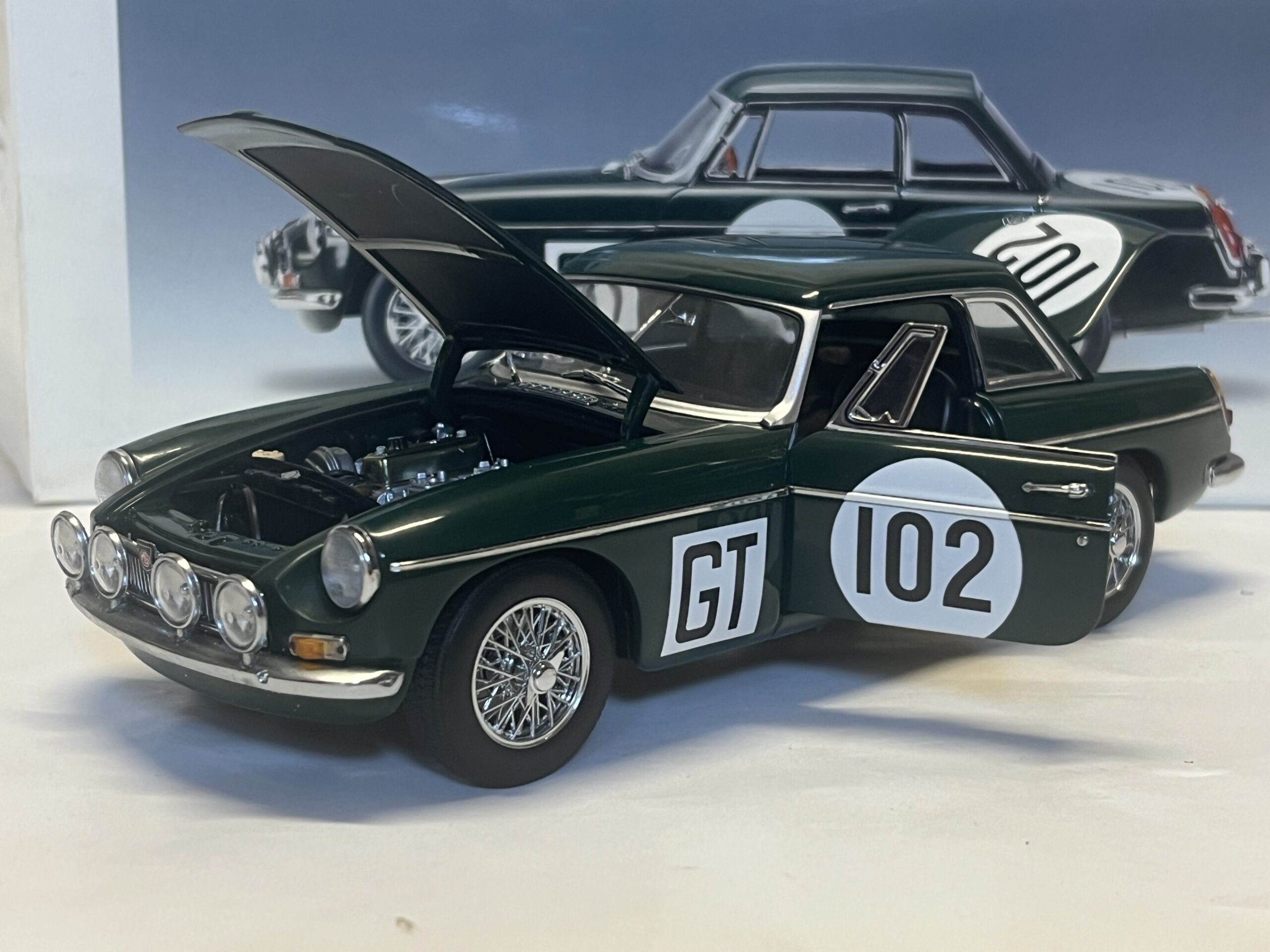 MGB GT Mk2 Nurburgring 1967 AutoArt 1/18°