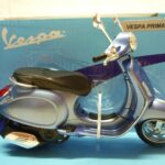 Vespa Primavera 1/12° Newray