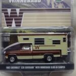 Chevrolet C20 Silverado 1982 camping car Winnebago 1/64° Greenlight