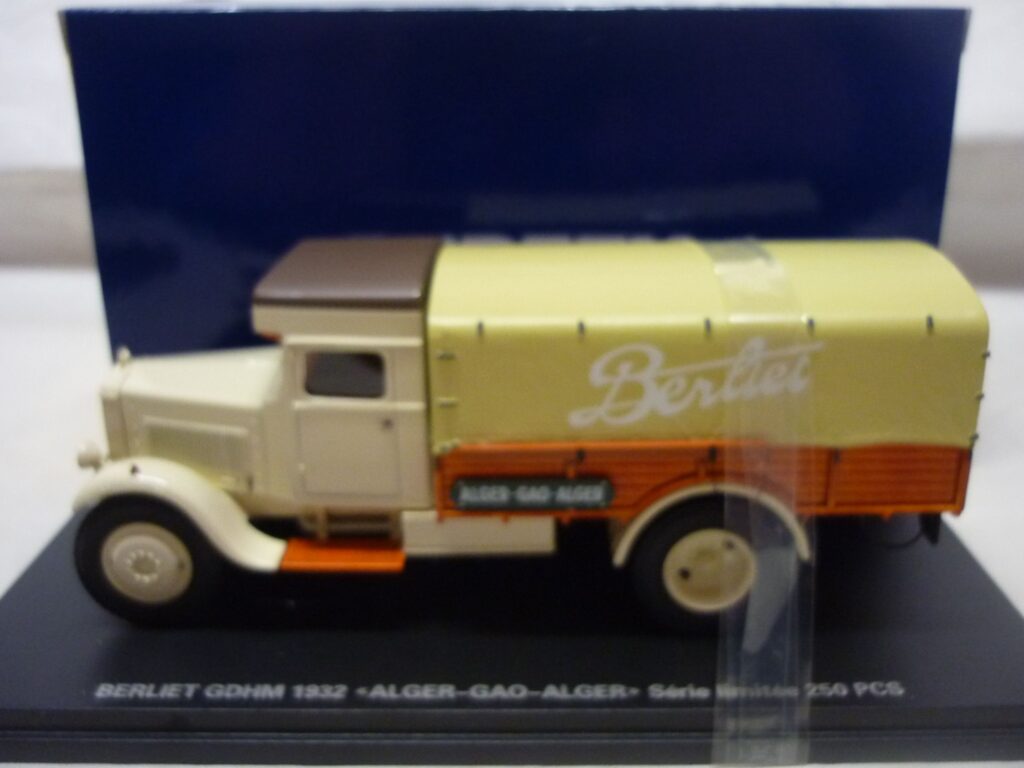 Miniature Berliet 1CB Torpedo – Perfex 320, échelle 1/43e – NEUVE En Résine Grise