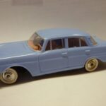 Mercedes 220 SE Norev plastique 1/43°