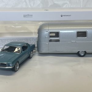 Ford Mustang 1968 avec caravane Airstream 1/43 Norev