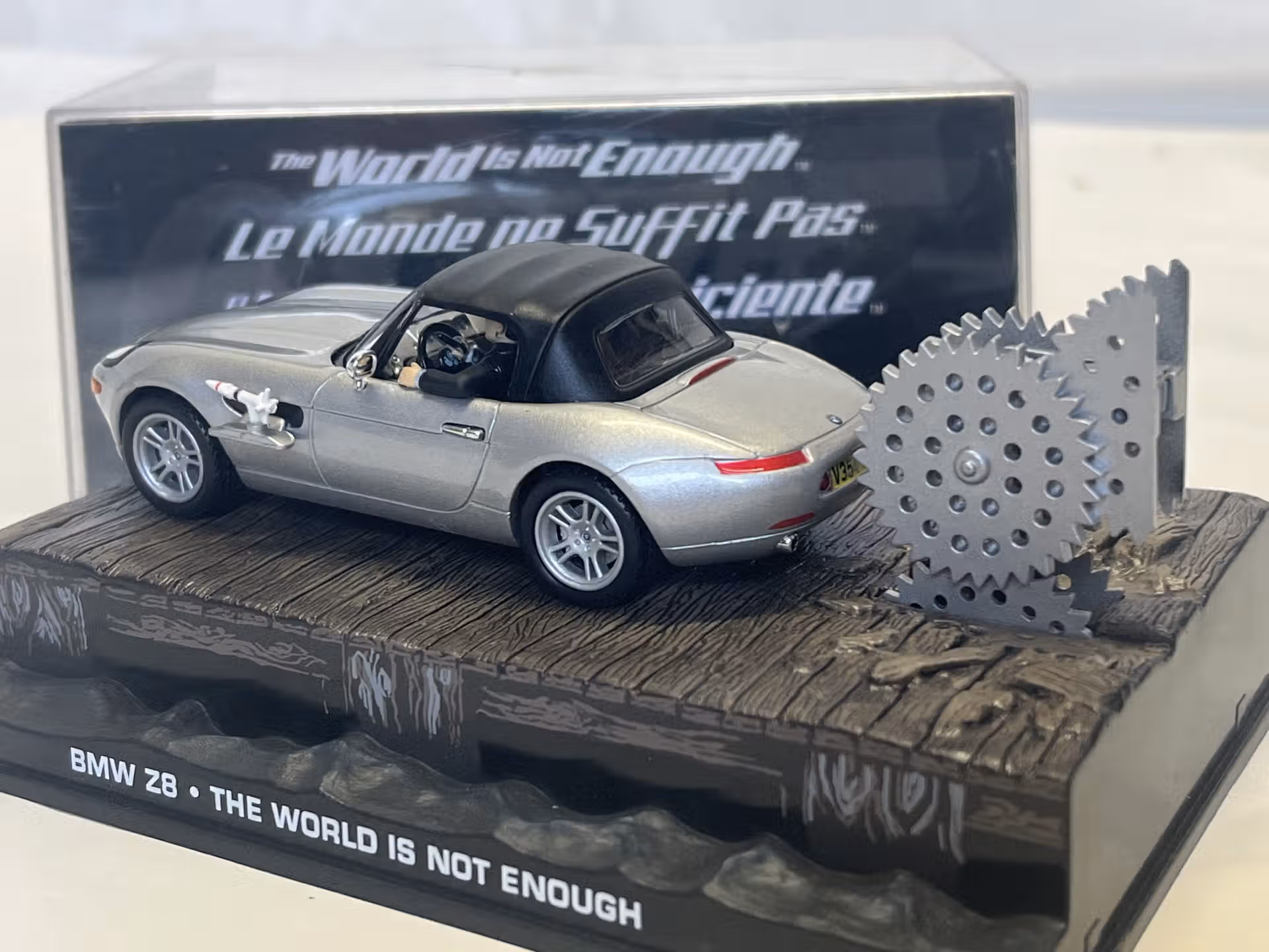 BMW Z8 James Bond 007 Le monde ne suffit pas 1/43 – Image 2
