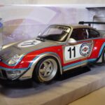 Porsche 911 RWB Martini 2020 1/18° Solido
