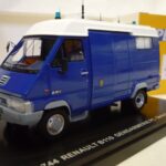 Renault Master B110 PC de transmission avec décalques - Gendarmerie - Perfex 1/43
