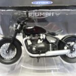 Moto Triumph Bonneville Bobber Welly 1/12