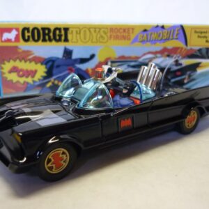Batmobile avec Batman et Robin Corgi 1/46