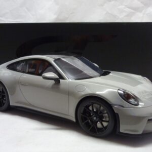 Porsche 911 992 GT3 touring GTSpirit 1/12°