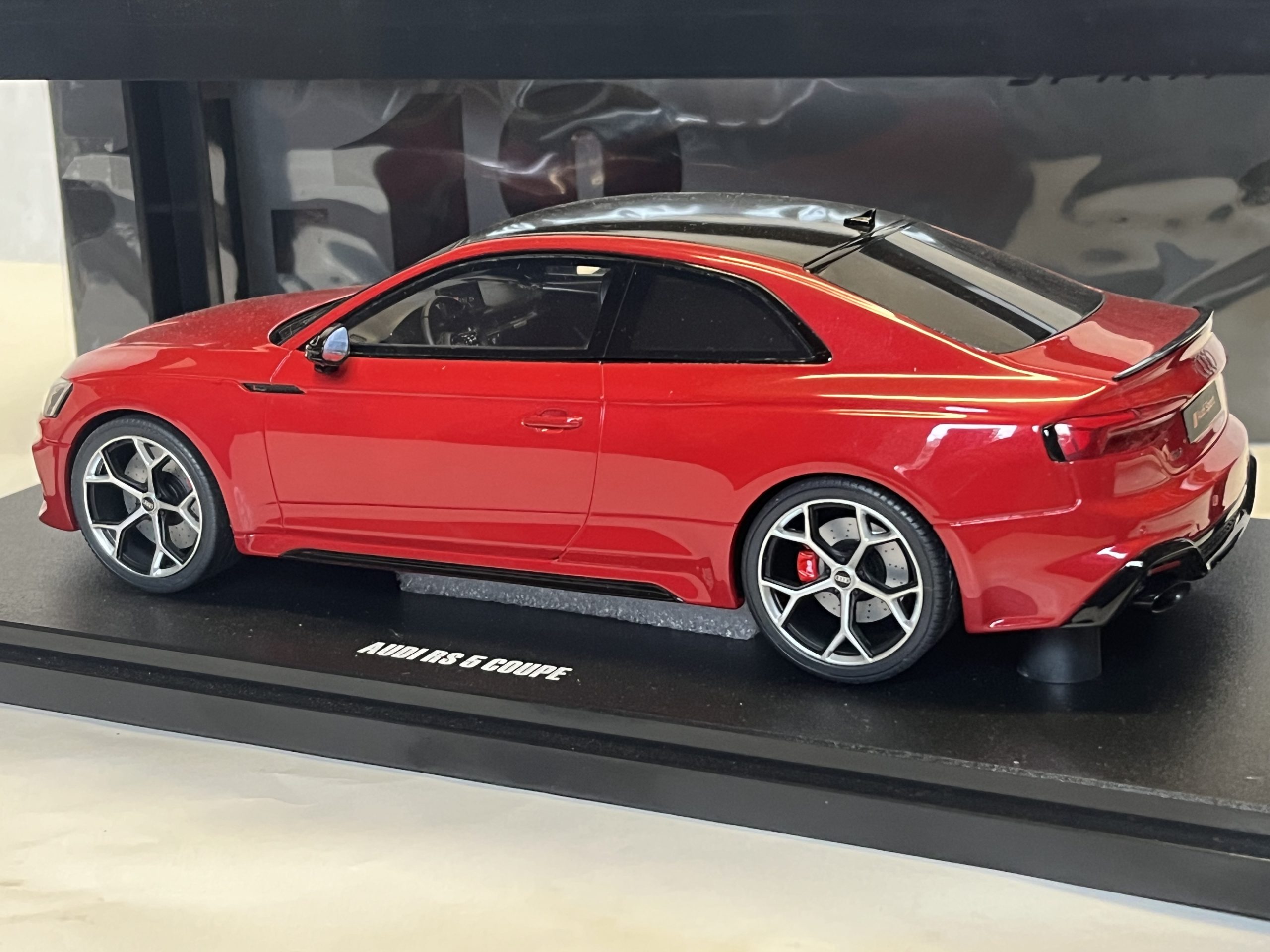 Audi RS5 compétition GtSpirit 1/18° – Image 2