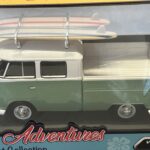 Volkswagen Combi T2 avec accessoires camping Motormax 1/24°