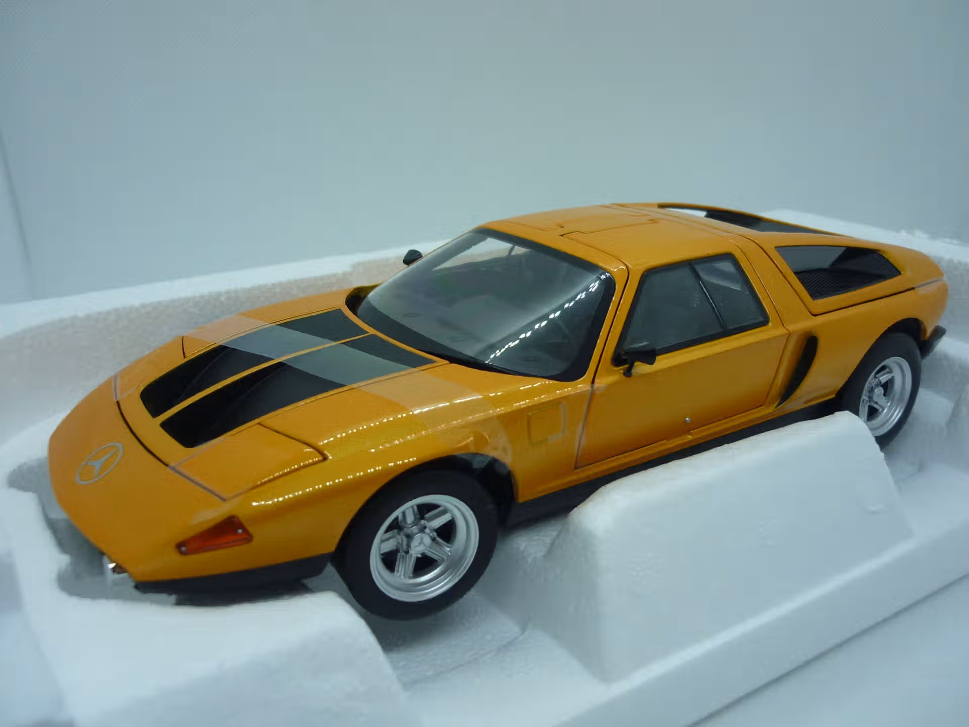 Mercedes C111 2 1970 Norev 1/18°