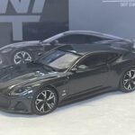 Aston Martin DBS édition Bond MiniGt 1/64°