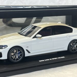 BMW 545E X drive M Sport 2023 GtSpirit 1/18