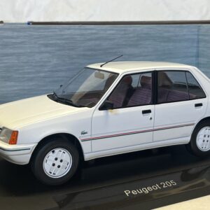 Peugeot 205 Lacoste 5 portes 1984 MCG 1/18
