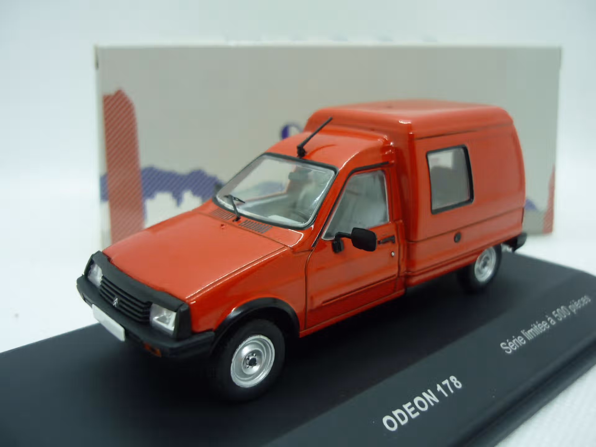 Citroen C15 1/43° (vendu avec sérigraphie pompiers + gyrophare) - Odeon