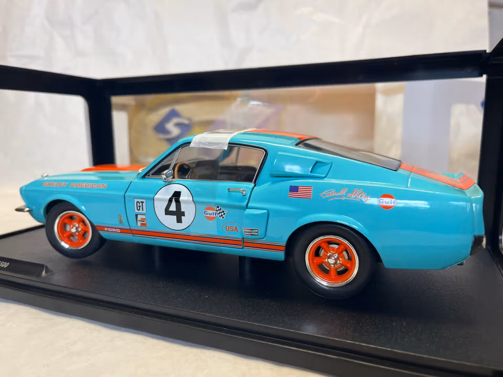 Ford Mustang Shelby GT500 1967 Gulf 1/18° Solido – Image 2
