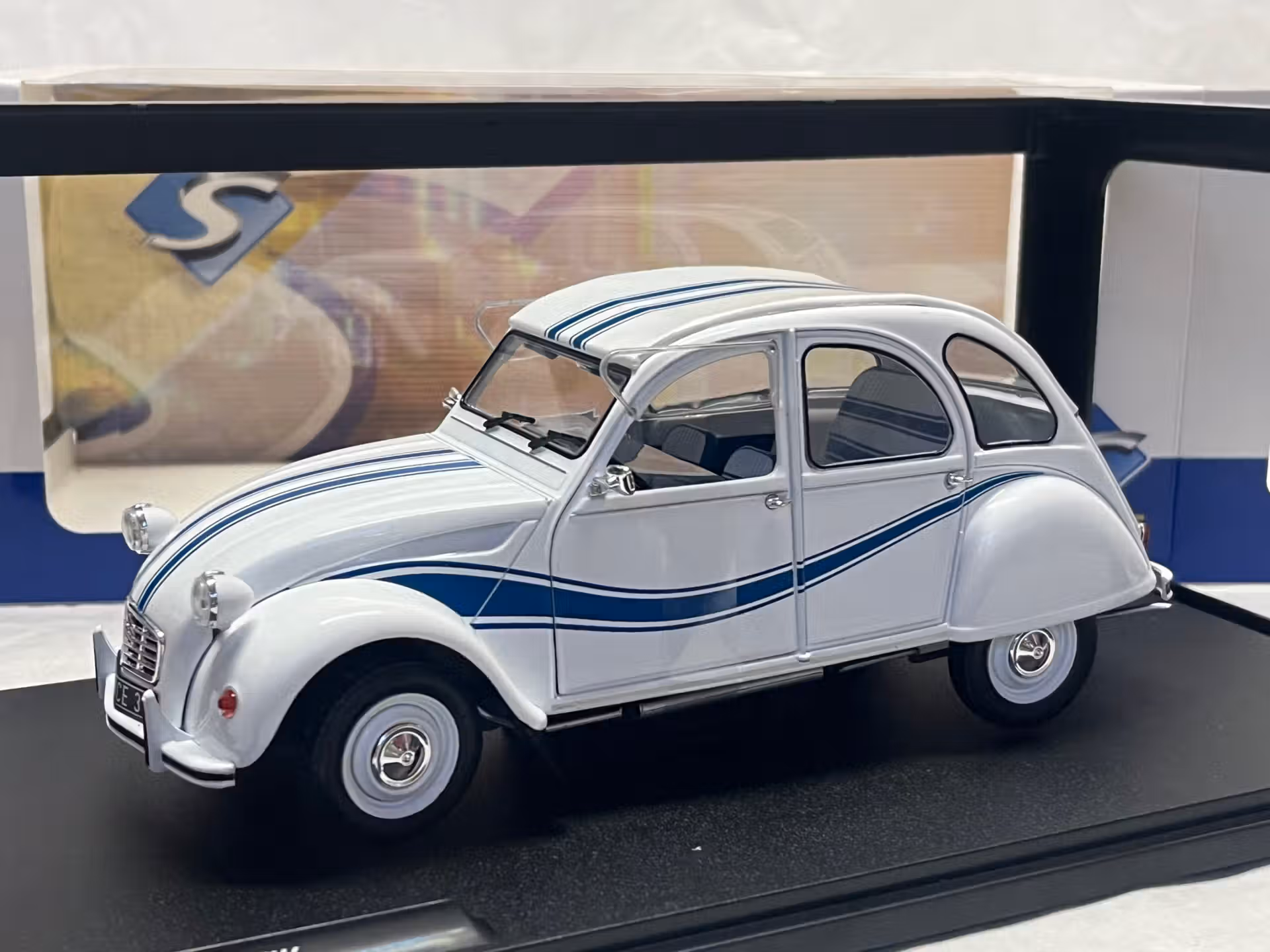 Citroen 2CV6 France 3 1983 Solido 1/18