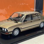 BMW 520i E28 1987 Ixo 1/18°