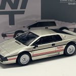 Lotus Esprit Turbo 1/64 MiniGt