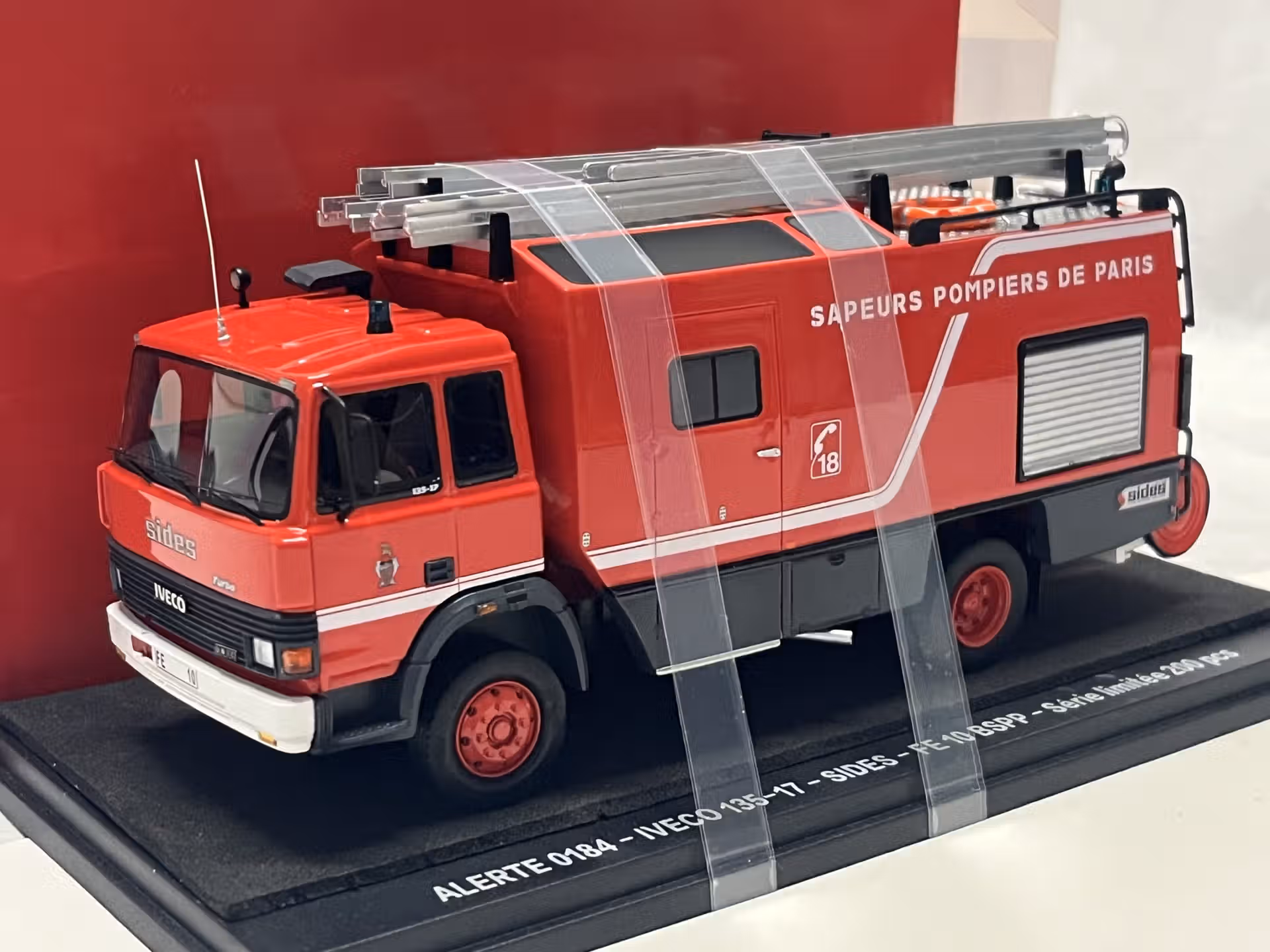 Camion Iveco 135-17 FE 10 Sides BSPP pompiers Alerte 1/43°