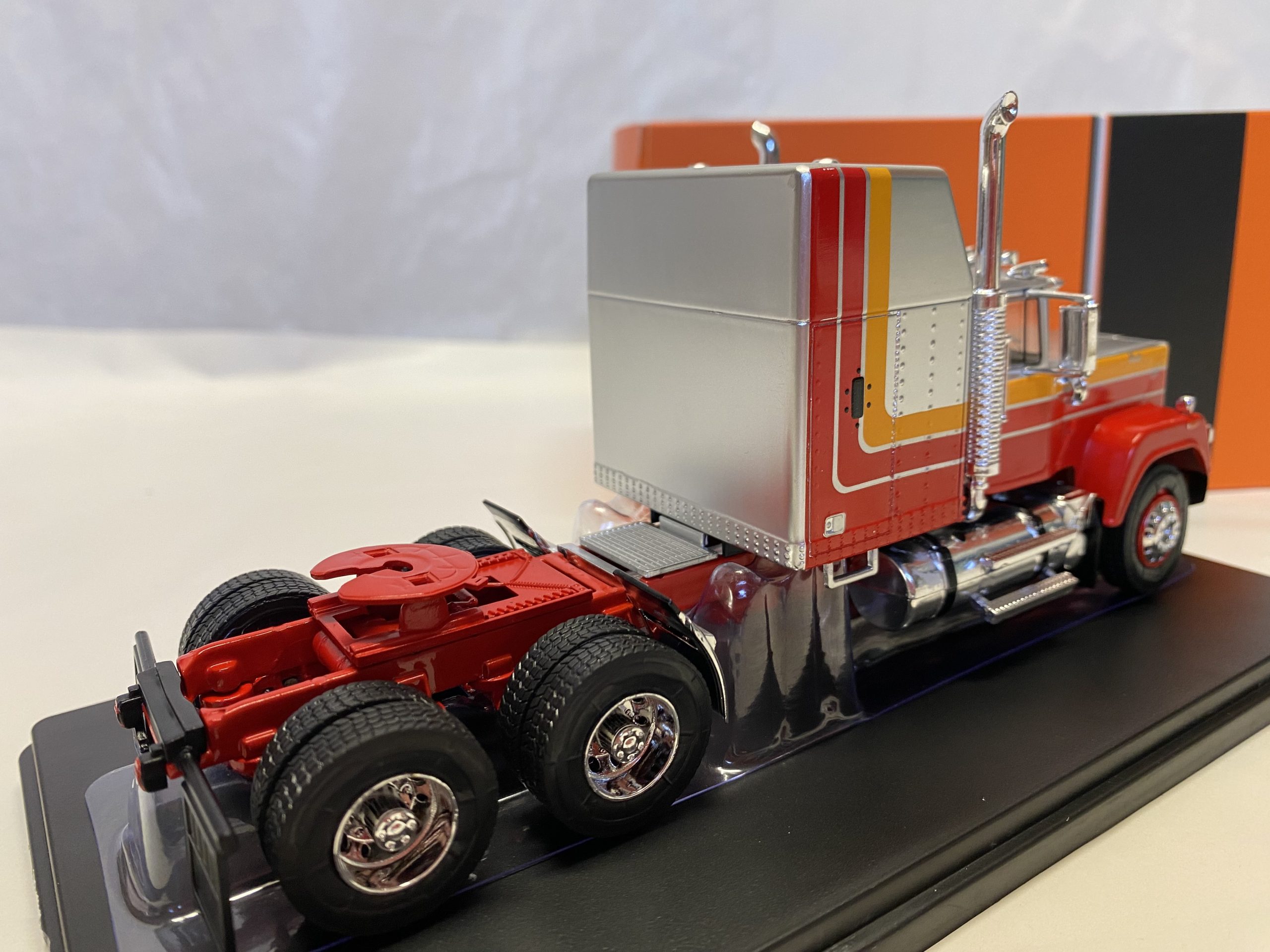 Camion Mack Superliner Magnum 1985 Ixo 1/43° – Image 2