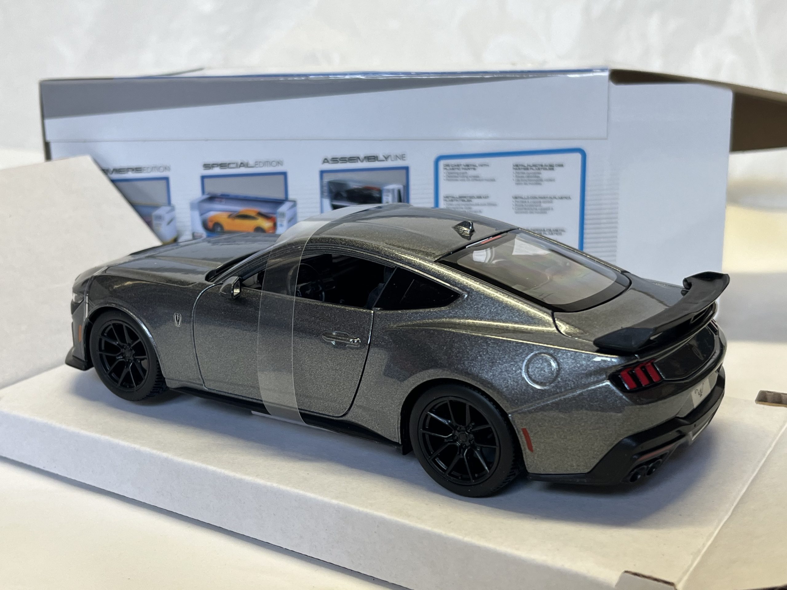 Ford Mustang Dark Horse 2024 Maisto 1/24 – Image 2