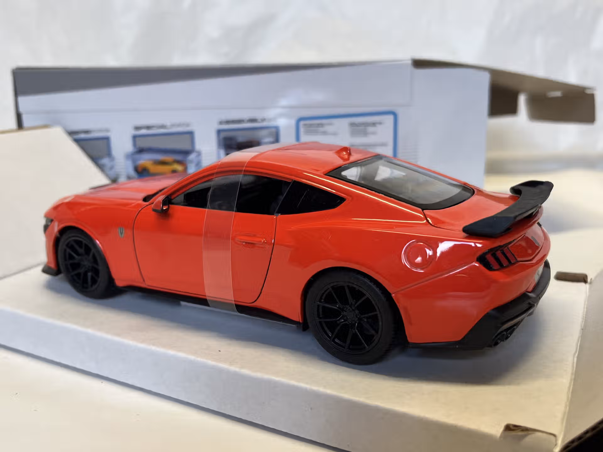 Ford Mustang Dark Horse 2024 Maisto 1/24 – Image 2