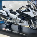 Moto BMW police 1/18 Maisto