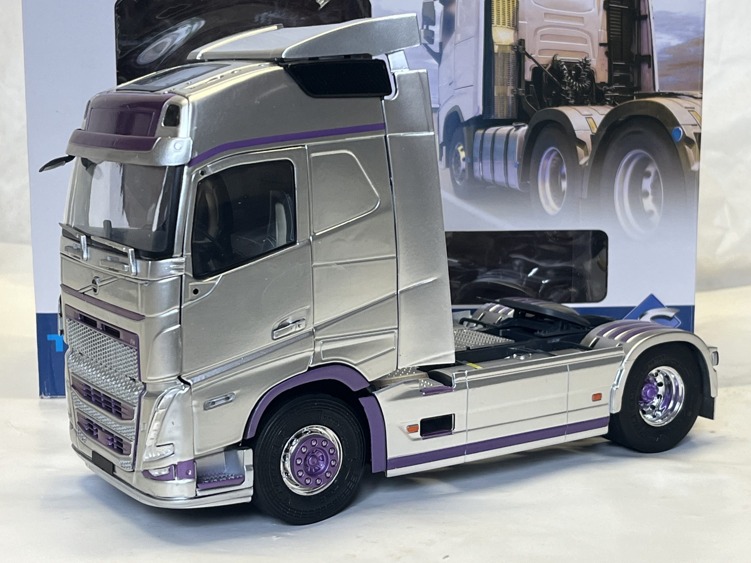 Camion Volvo FH XL 2023 Solido 1/24