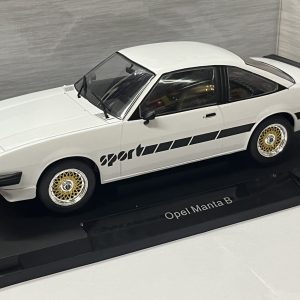 Opel Manta B sport 1/18° MCG