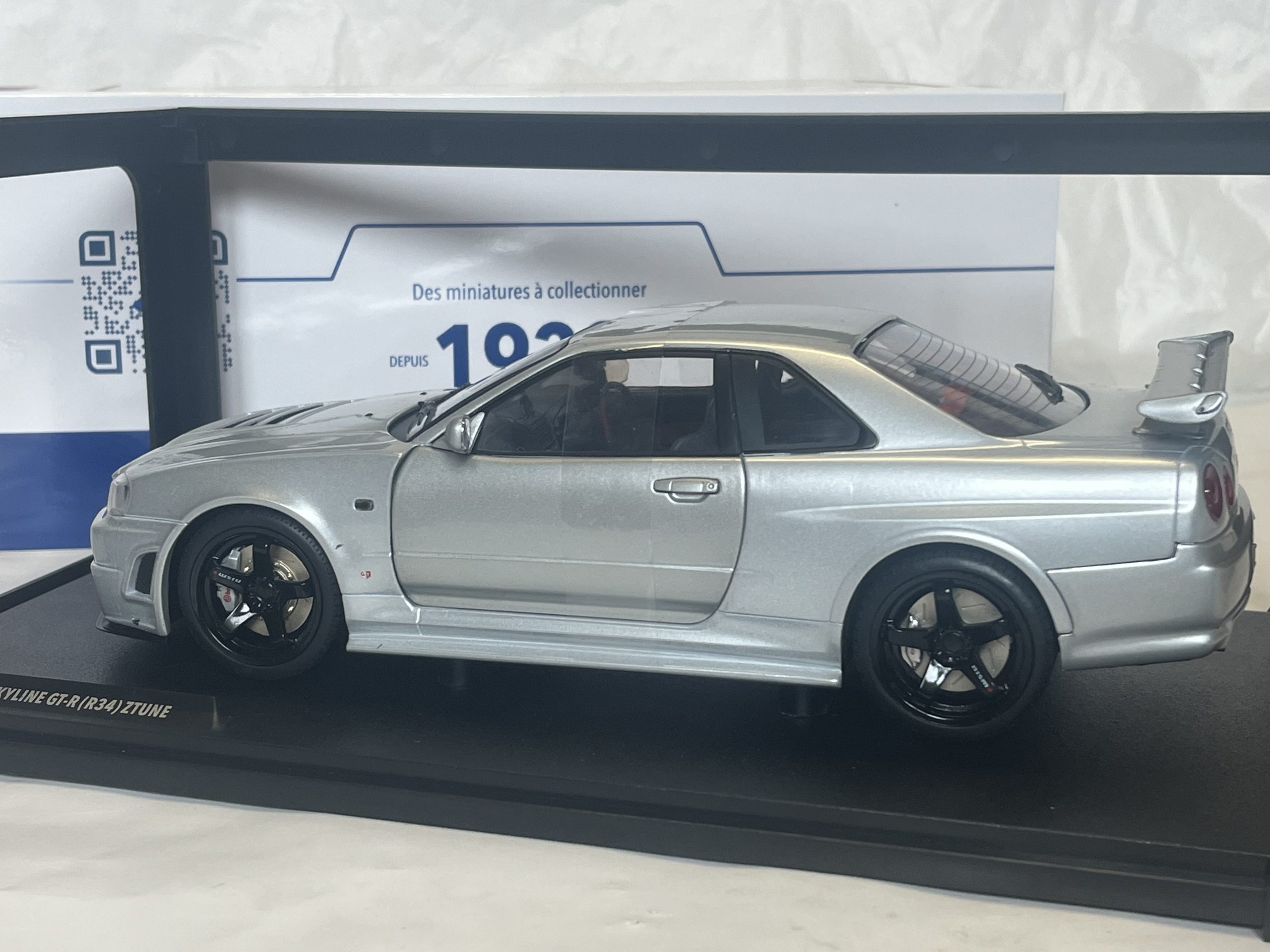 Nissan Skyline GT-R R34 BNR34 1999 Solido 1/18 – Image 2