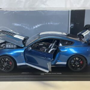 Ford Mustang Shelby GT500 ixo 1/18°