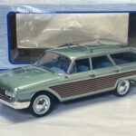 Ford LTD Country Squire 1960 MCG 1/18°