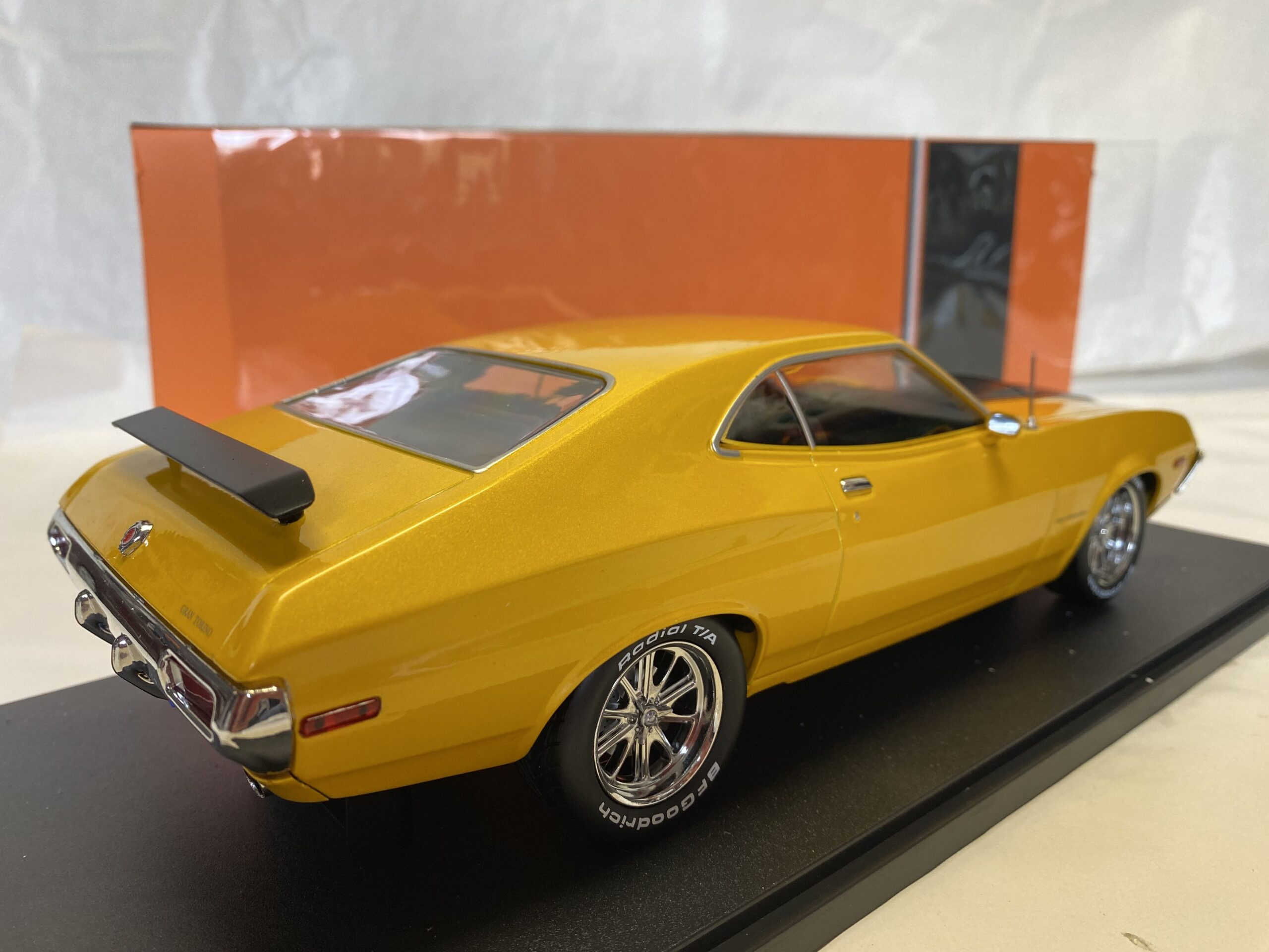 Ford Gran Torino Sport 1972 Ixo 1/18° – Image 2