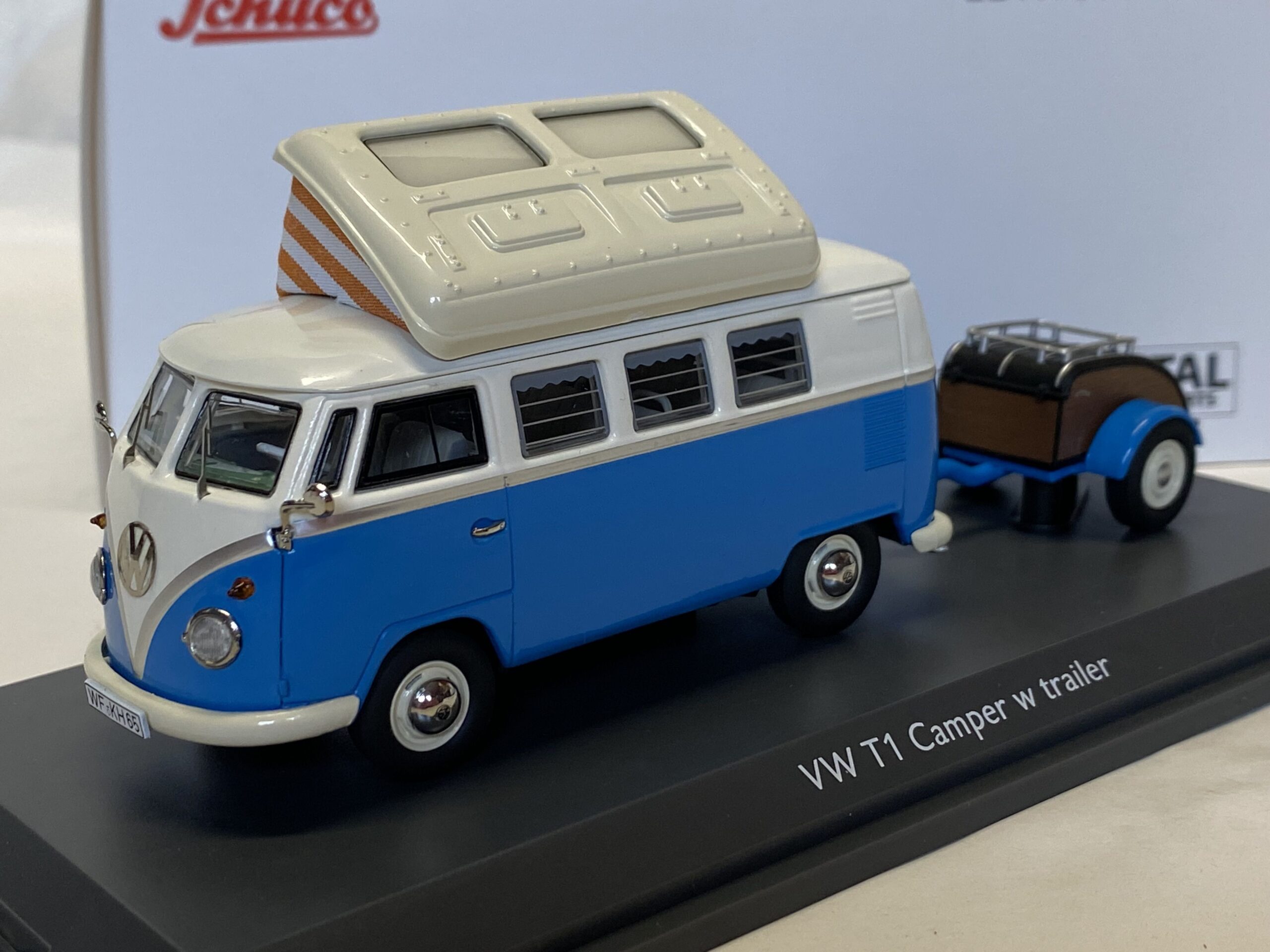 Volkswagen Combi T1 Westfalia avec remorque Schuco 1/43°
