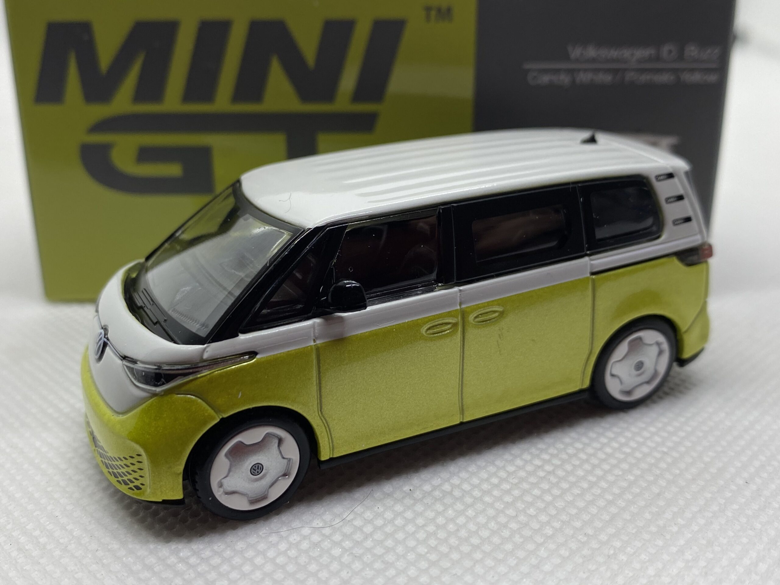 Volkswagen ID Buzz 2024 MiniGt 1/64°